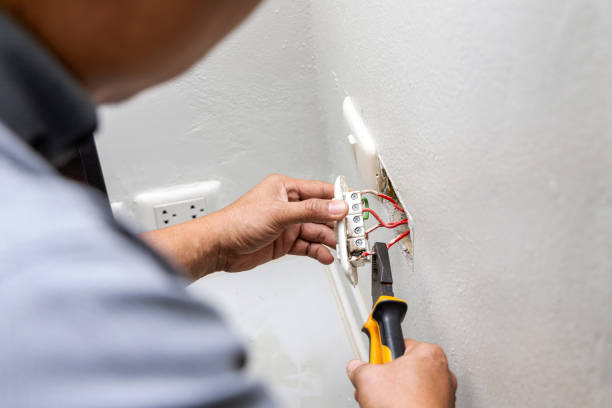 Best Circuit Breaker Repair  in Winsted, MN